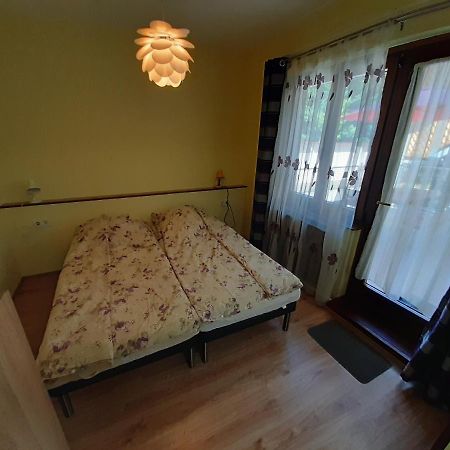 Orosháza Gyopar Gyoengye Apartmanhaz מראה חיצוני תמונה