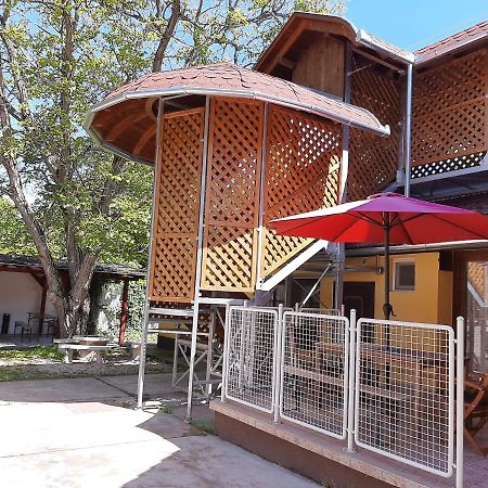 Orosháza Gyopar Gyoengye Apartmanhaz מראה חיצוני תמונה
