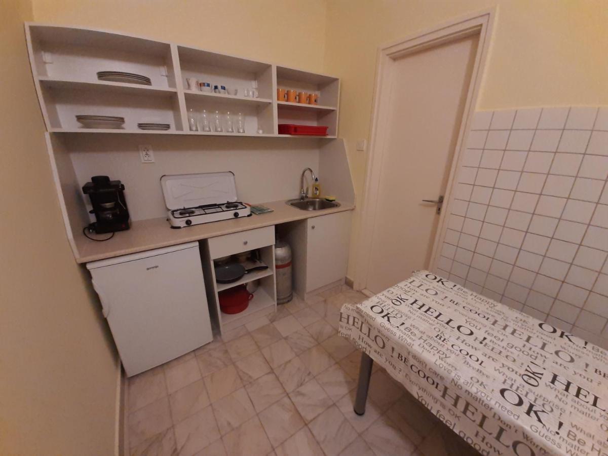 Orosháza Gyopar Gyoengye Apartmanhaz מראה חיצוני תמונה