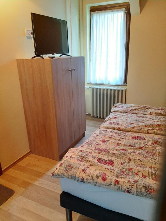 Orosháza Gyopar Gyoengye Apartmanhaz מראה חיצוני תמונה