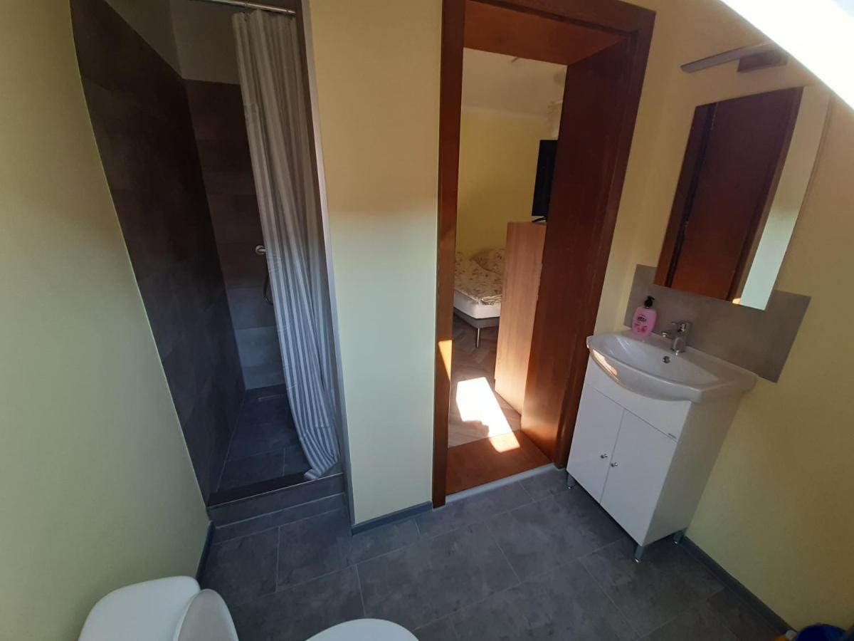Orosháza Gyopar Gyoengye Apartmanhaz מראה חיצוני תמונה