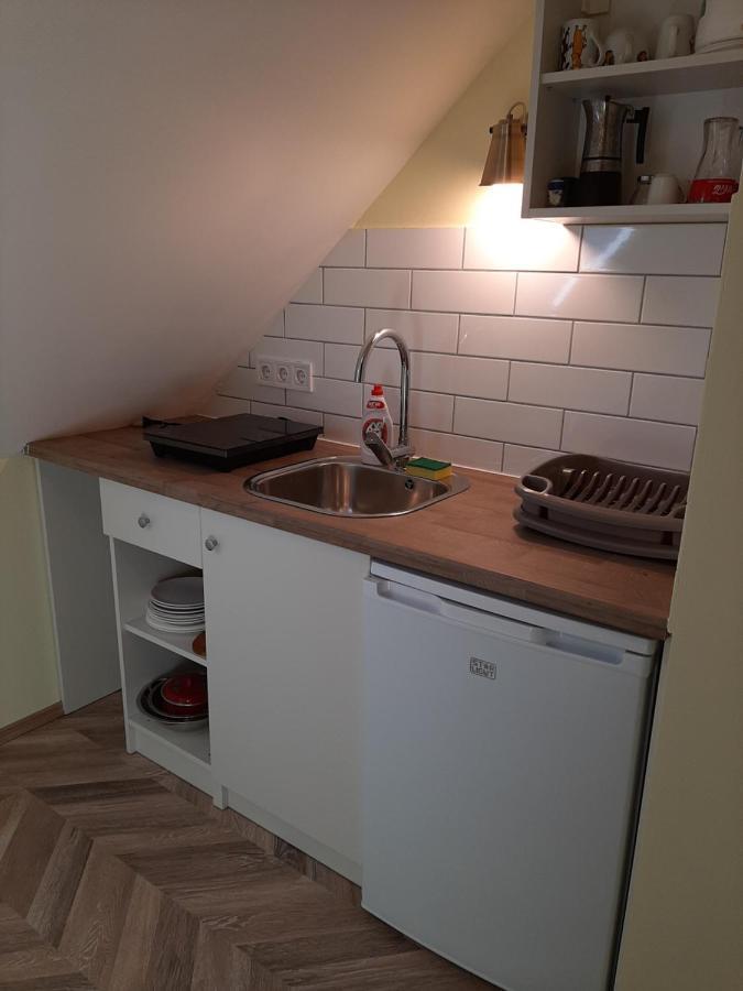 Orosháza Gyopar Gyoengye Apartmanhaz מראה חיצוני תמונה