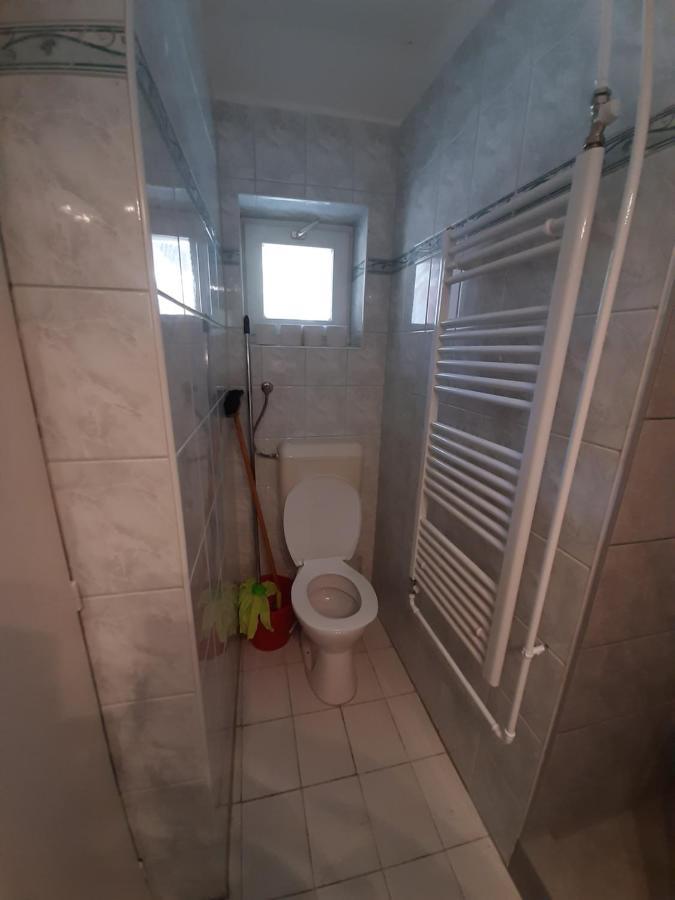 Orosháza Gyopar Gyoengye Apartmanhaz מראה חיצוני תמונה