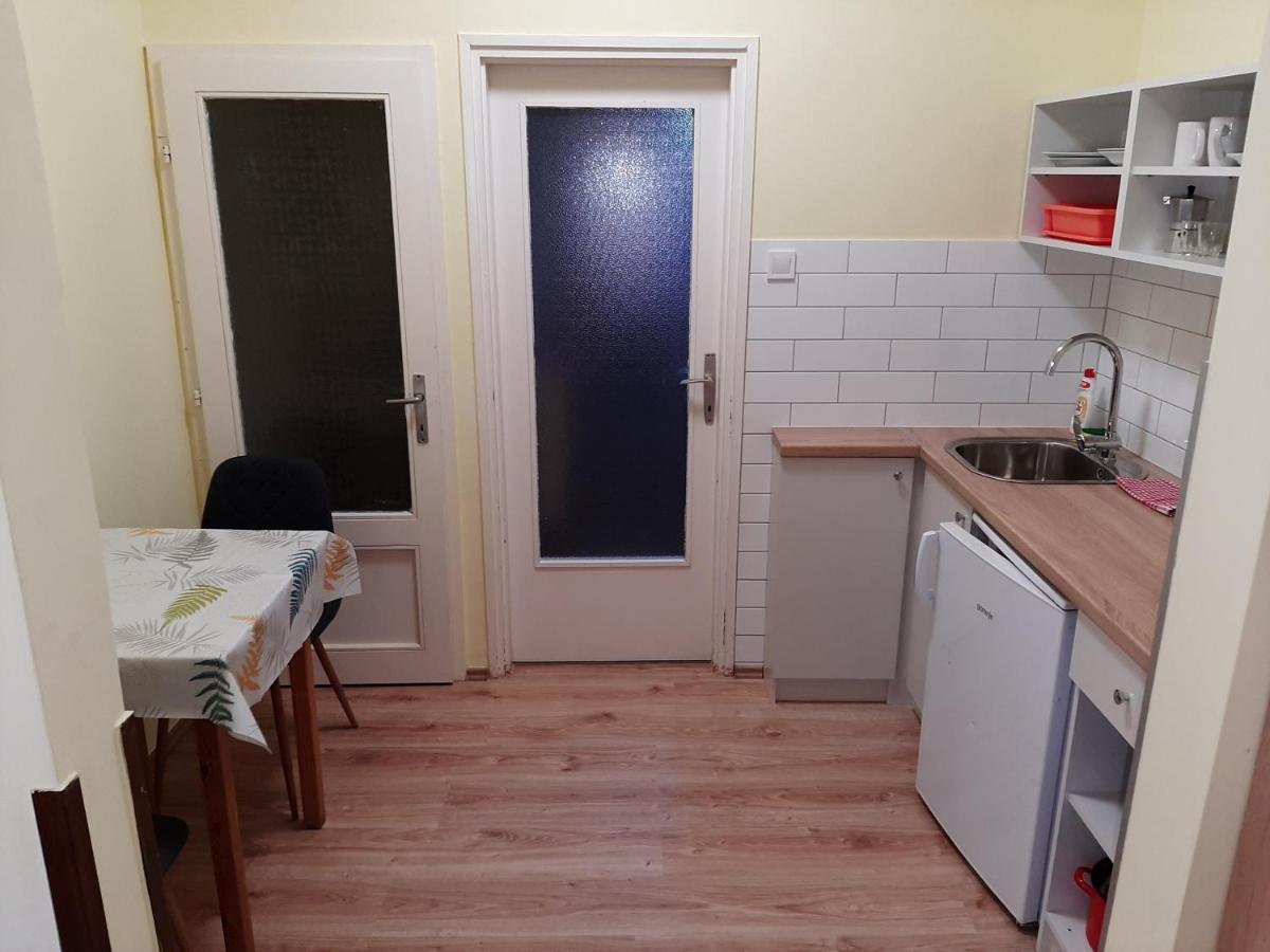 Orosháza Gyopar Gyoengye Apartmanhaz מראה חיצוני תמונה