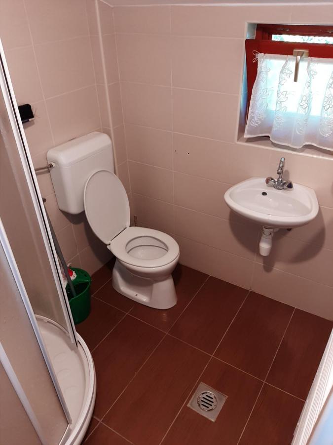 Orosháza Gyopar Gyoengye Apartmanhaz מראה חיצוני תמונה