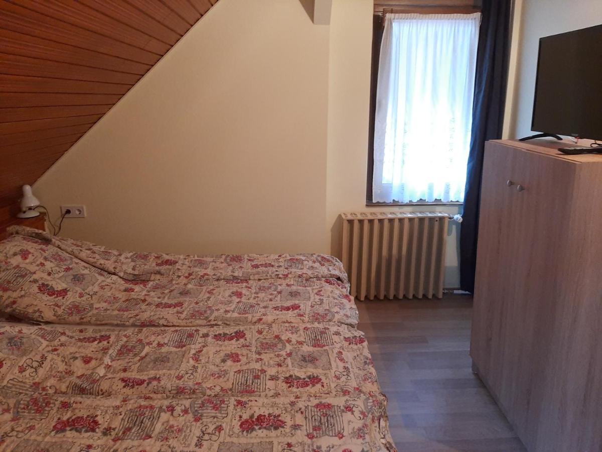 Orosháza Gyopar Gyoengye Apartmanhaz מראה חיצוני תמונה