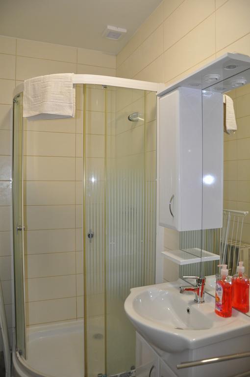 Orosháza Gyopar Gyoengye Apartmanhaz מראה חיצוני תמונה